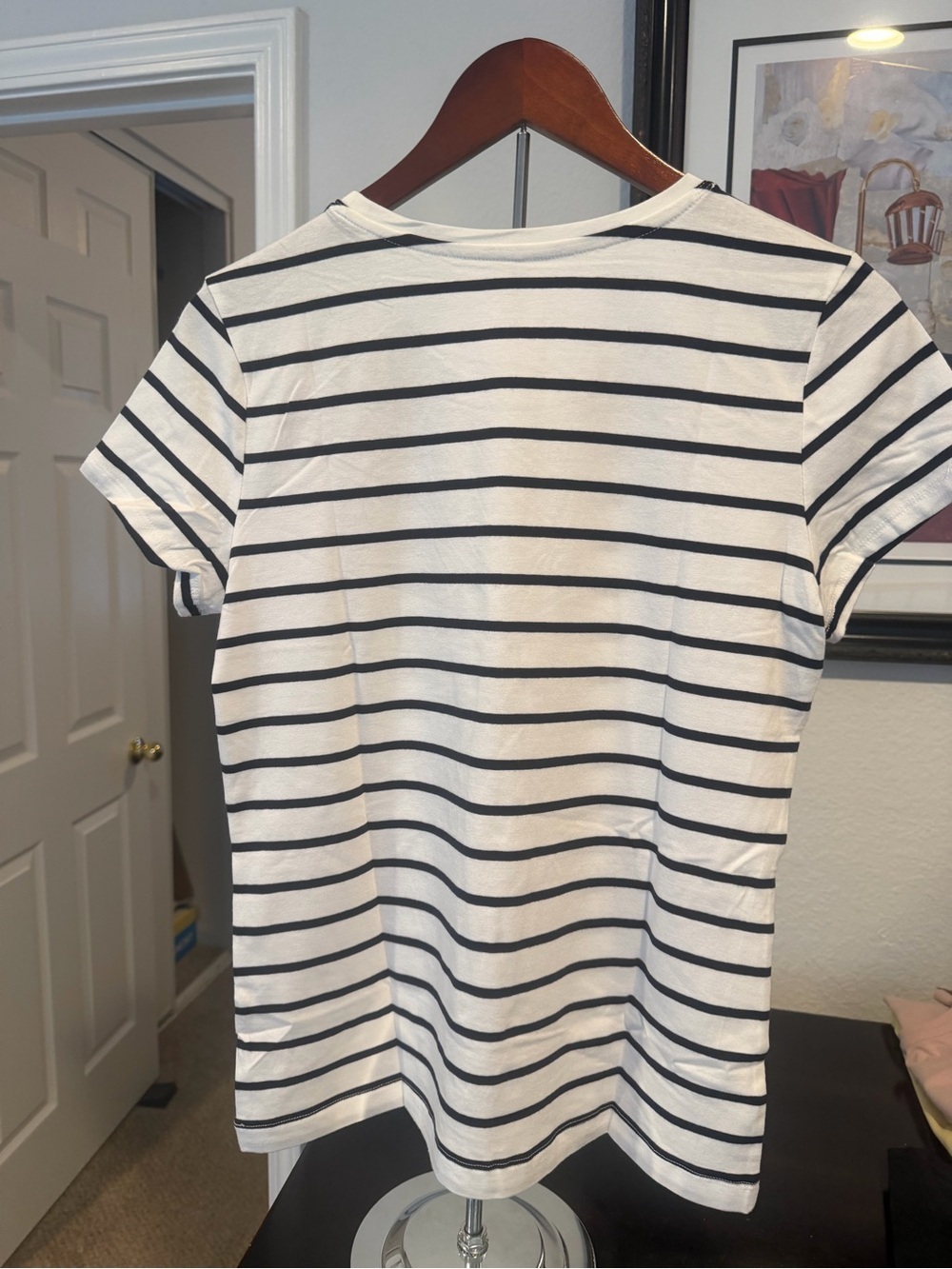 Banana Republic White Tee with Black Stripe Detail - Picture 3 of 5